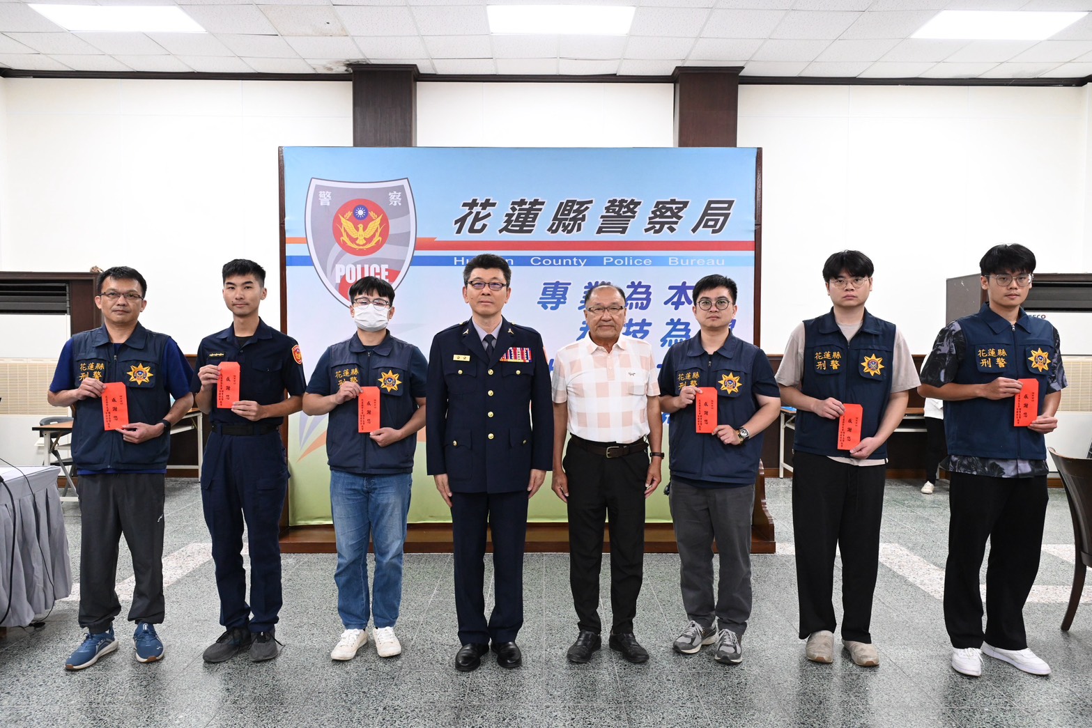 花蓮縣警察局5月份局務會報表揚績優同仁  花蓮警凝聚向心展現專業能量