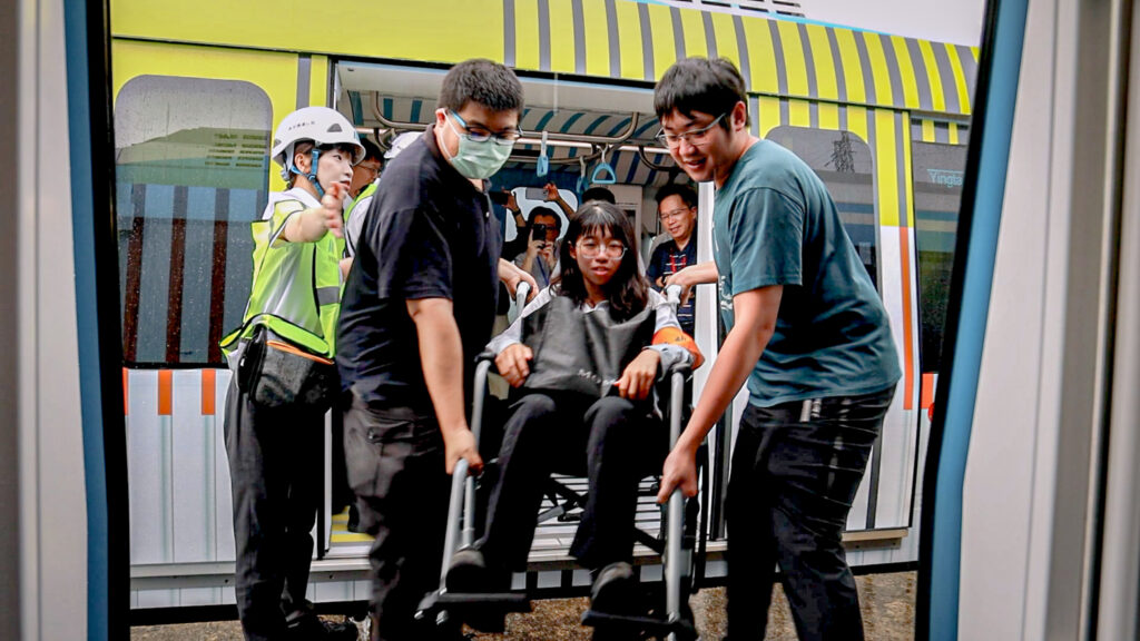 預計今年中通車捷運三鶯線履勘完成 待中央核發營運許可後通車 44 %E6%A8%A1%E6%93%AC%E5%8D%94%E5%8A%A9%E4%B9%98%E5%AE%A2%E7%A7%BB%E8%87%B3%E6%95%91%E6%8F%B4%E8%BB%8A