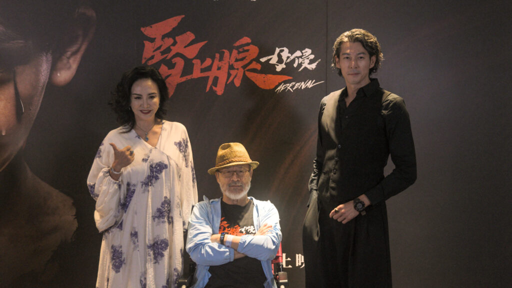 日本影后南果步跨海來台力挺《腎上腺母侵》首映 田麗、李㼈攜豪華卡司揭開人性暗黑真相 7 %E7%94%B0%E9%BA%97%E3%80%81%E7%8F%AD%E9%90%B5%E7%BF%94%E3%80%81%E9%83%AD%E9%91%AB%E5%9C%A8%E7%89%87%E4%B8%AD%E7%82%BA%E8%AD%A6%E9%9A%8A%E4%BB%A3%E8%A1%A8