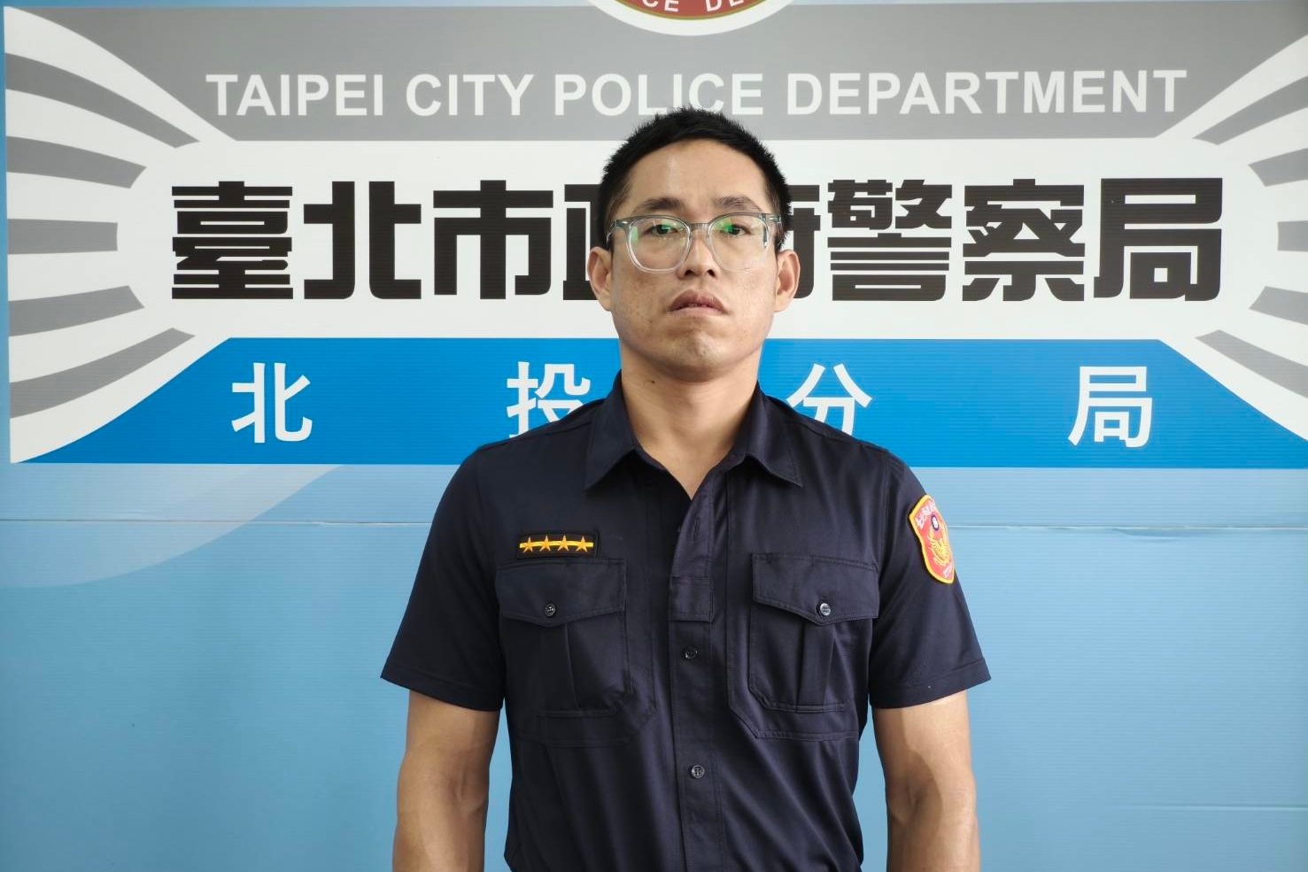 小貓受困繳費機  北投暖警神救援