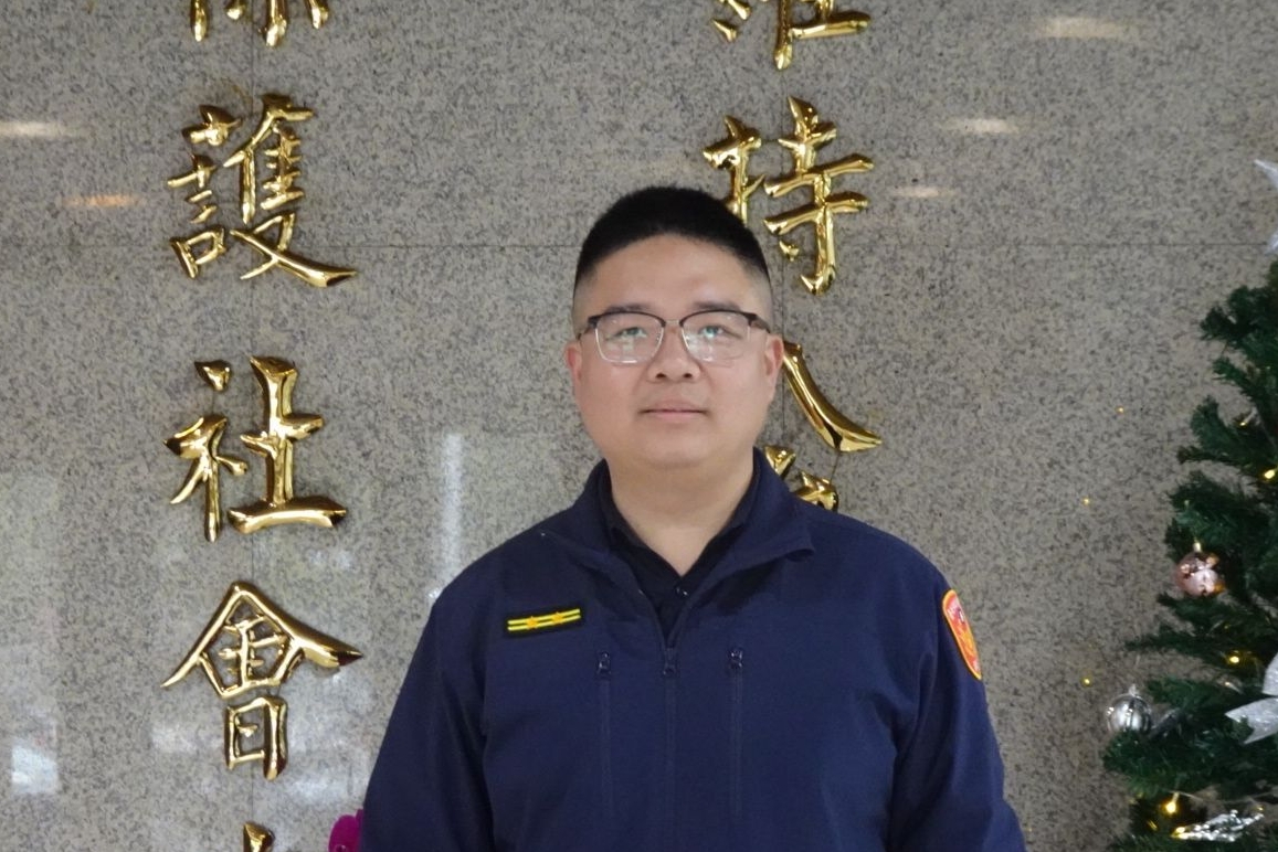 墨鏡女  ATM前神情慌張  警鷹眼識破詐欺車手當場查獲