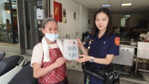 建構廉能政風提升警察形象 基一警宣導端午節監察防貪 20 %E4%B8%89 33