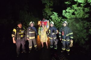 英籍遊客陽明山迷途驚魂 北投警漏夜救援 4 MEITU 20260618 104826488