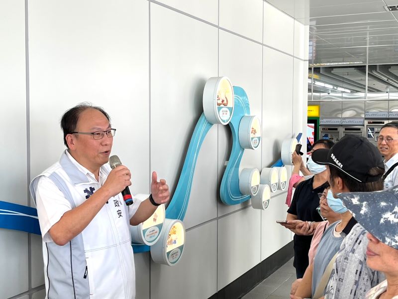 共賞公共藝術   三鶯線里民走進會呼吸的捷運車站