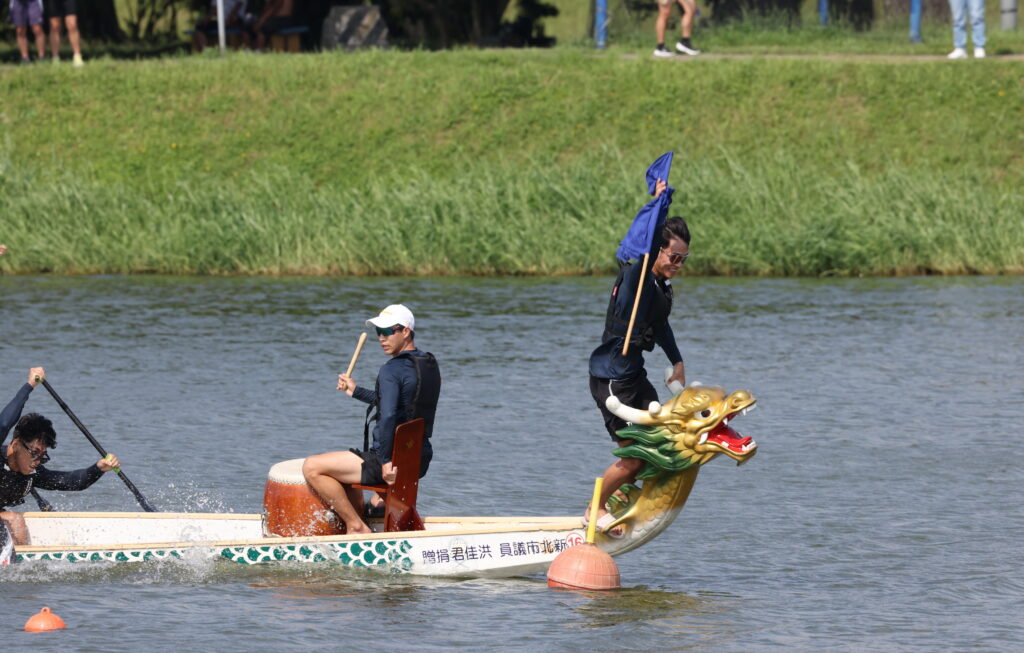 新北議長盃龍舟賽落幕 男子組Mr. CaNoe TAIWAN奪冠抱走60萬大獎 23 %E5%A4%A7%E9%BE%8D%E7%94%B7%E5%AD%90%E7%B5%84Mr.CaNoe TAIWAN %E5%A5%AA%E6%A8%992