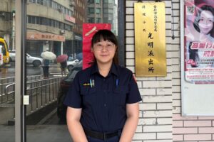 夏日祭女童走失 北投警化身保姆助團圓 23 %E7%B0%A1%E7%A7%80%E7%A9%8E