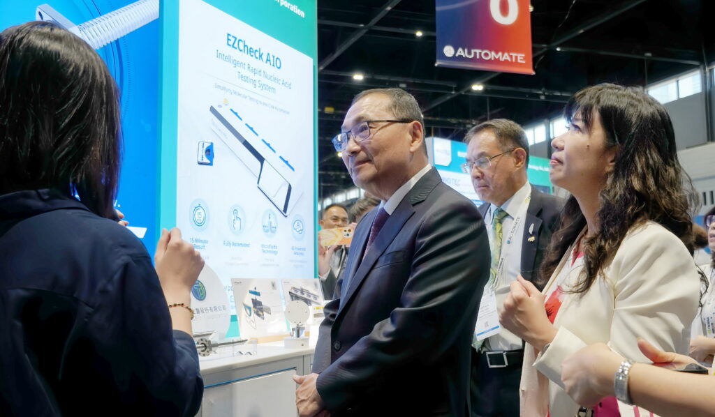 侯友宜率20家企業前進AUTOMATE 2026 以智慧製造接軌國際市場 展現新北產業實力 14 0623 3