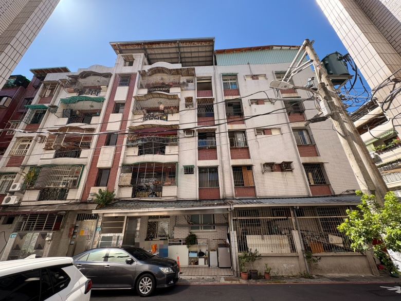 《圖說》新店區行政段236地號等2筆土地都更案更新前照片。〈都更處提供〉
