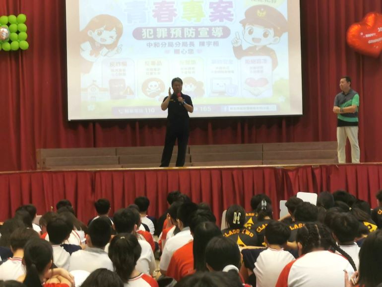 《圖說》陳宇桓希望透過「青春專案」預防宣導，協助學生建立正確法治觀念，迎接平安暑假。〈中和分局提供〉