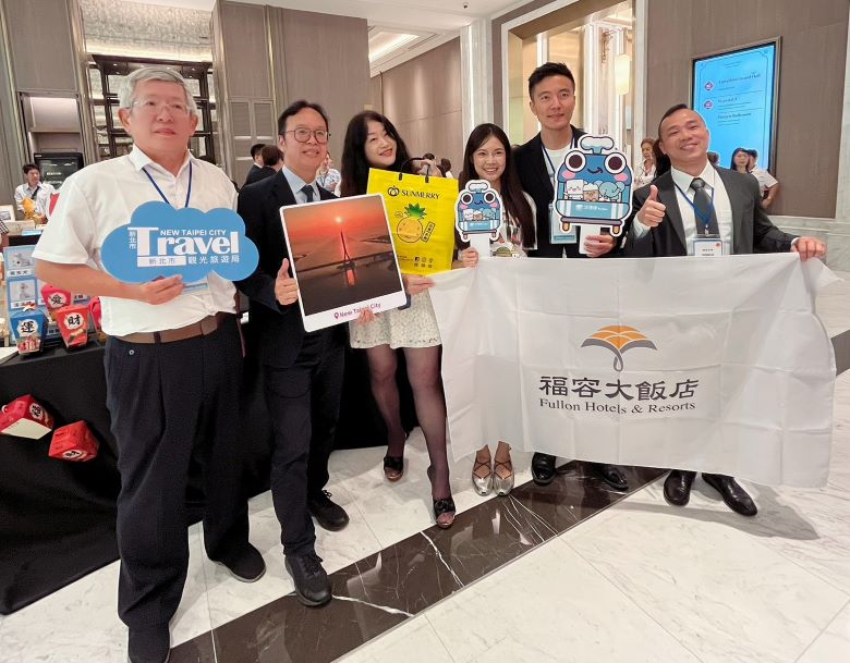 北台四市遠征泰國推廣觀光 新北主打美食與節慶吸客 14 《圖說》新北市觀光局長楊宗珉攜手新北業者赴泰國共同行銷推廣新北市特色觀光產業。〈觀旅局提供〉