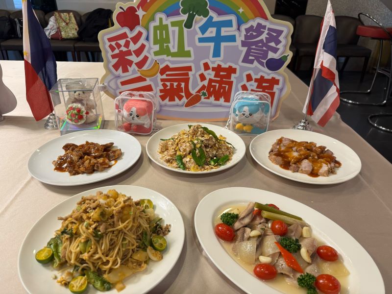 《圖說》讓孩子從每日餐桌出發，透過認識食材來源、飲食文化及永續理念，在每一餐中培養健康素養與國際視野，從生活中學習，與世界展開對話。〈教育局提供〉