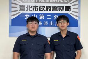 高溫除草中暑癱倒人行道 文山二警即時救援助脫險 17 MEITU 20260708 083256051
