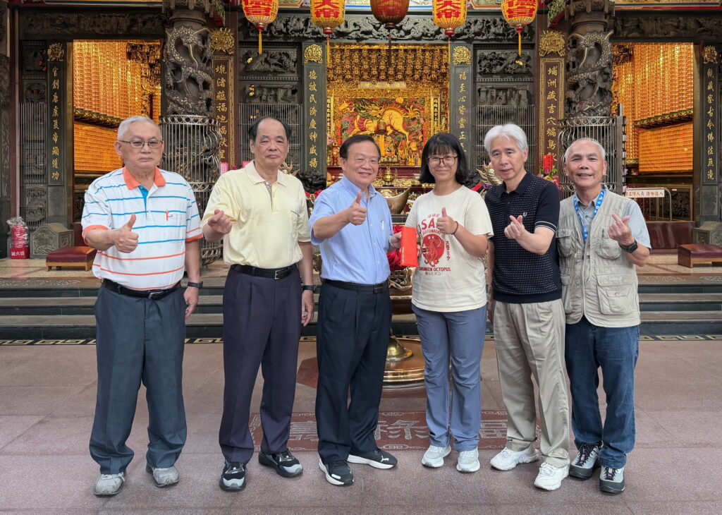 板橋埔墘福德宮捐255台輪椅給新北輔具資源中心 另贈埔墘國小身障學童電動輪椅 36 0721004