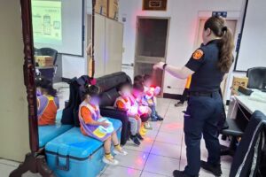 警察姐姐的魔法城堡開門了 幼幼班化身小小警察 守護種子悄悄萌芽 哇 今天我們要去警察姐姐的魔法城堡耶 5 MEITU 20260723 155152424