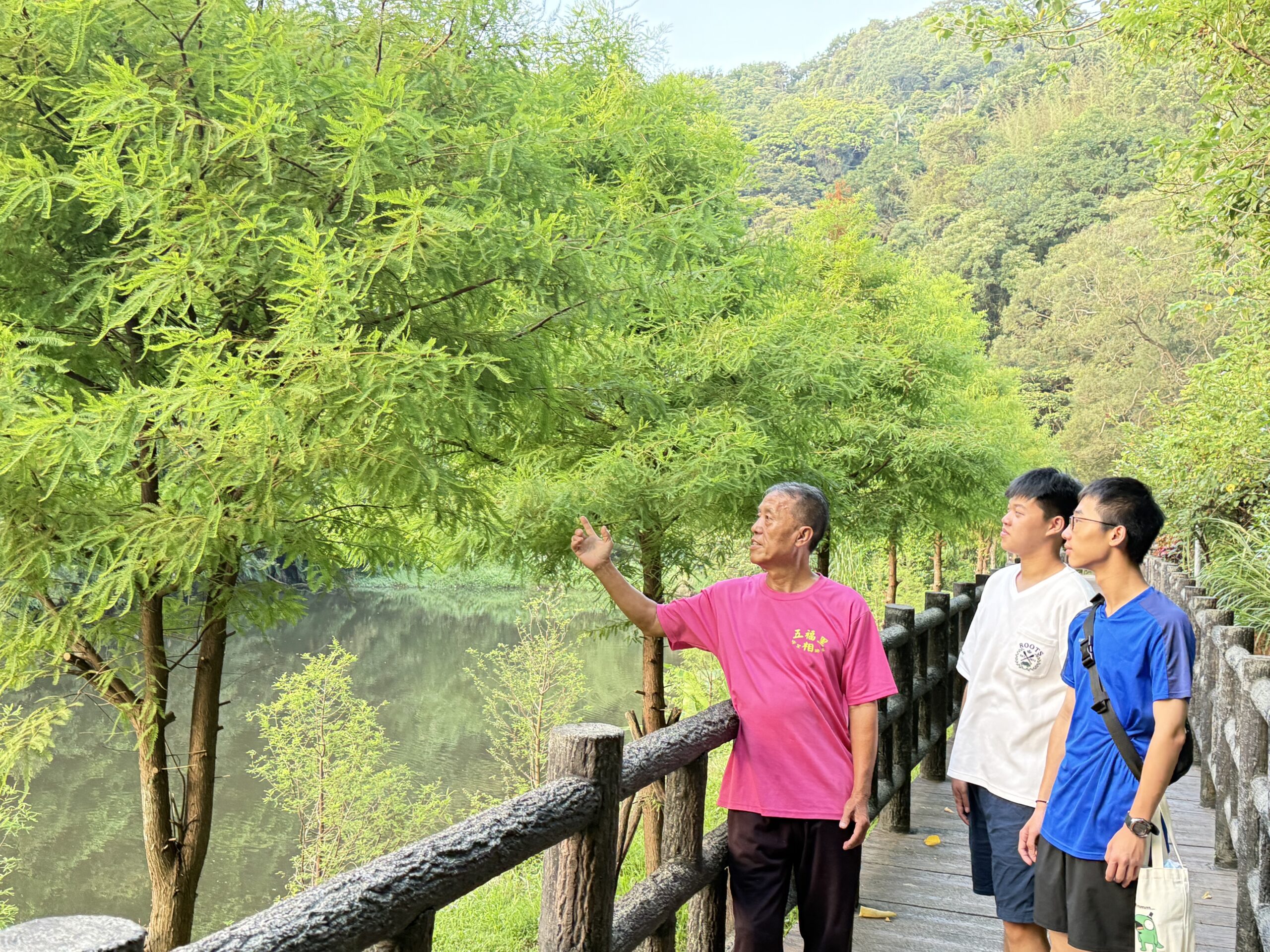 年輕學子跟著五福里舒里長的腳步 觀察人文環保學習愛與關懷 3 79E3D9D5 6AAC 4EFD BF9B F1FFDA26B32E scaled