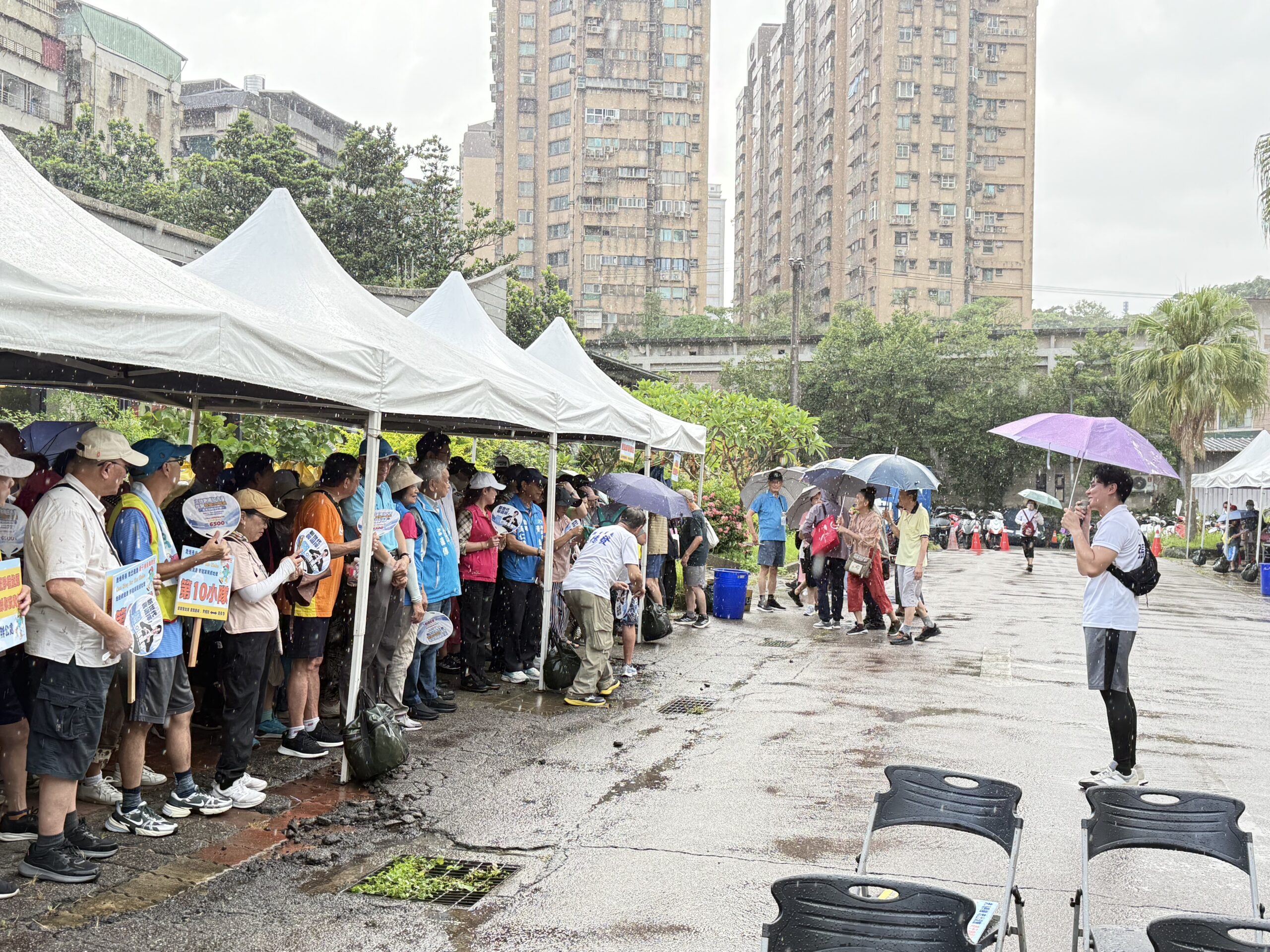 長樂親子銀髮健走活動午後陣雨順利舉行 「遇水德發」成為話題 24 E6F9C8B2 85A1 4E52 8406 621025A243F8 scaled
