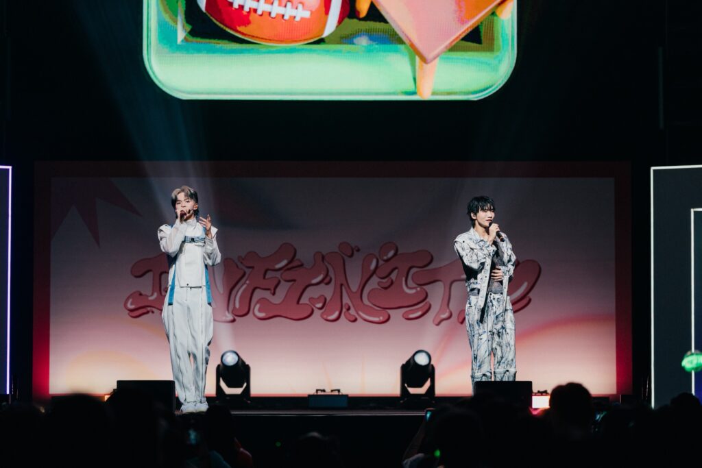 黃氏兄弟「返校日8:無限」巡迴最終場!用音樂陪伴粉絲邁向第10年 哲哲:帶大家一起站上更大的舞台! 14 S 209674444