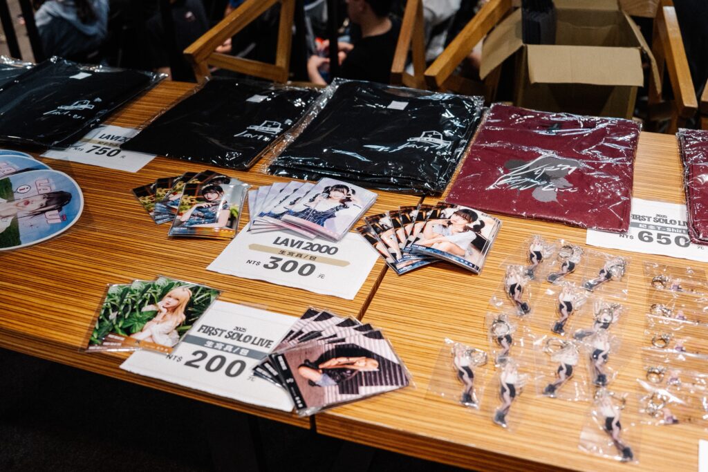 剛出道即展現全方位驚人能量,Lavi翁彤薰包辦專場設計,打造高規格個人個唱 17 S 40788069 0