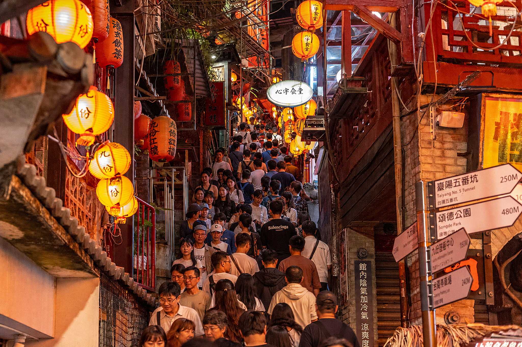 九份紅燈籠祭進入尾聲 　跨界結合霹靂布袋戲　 推出夜遊、解謎與聯名提燈體驗