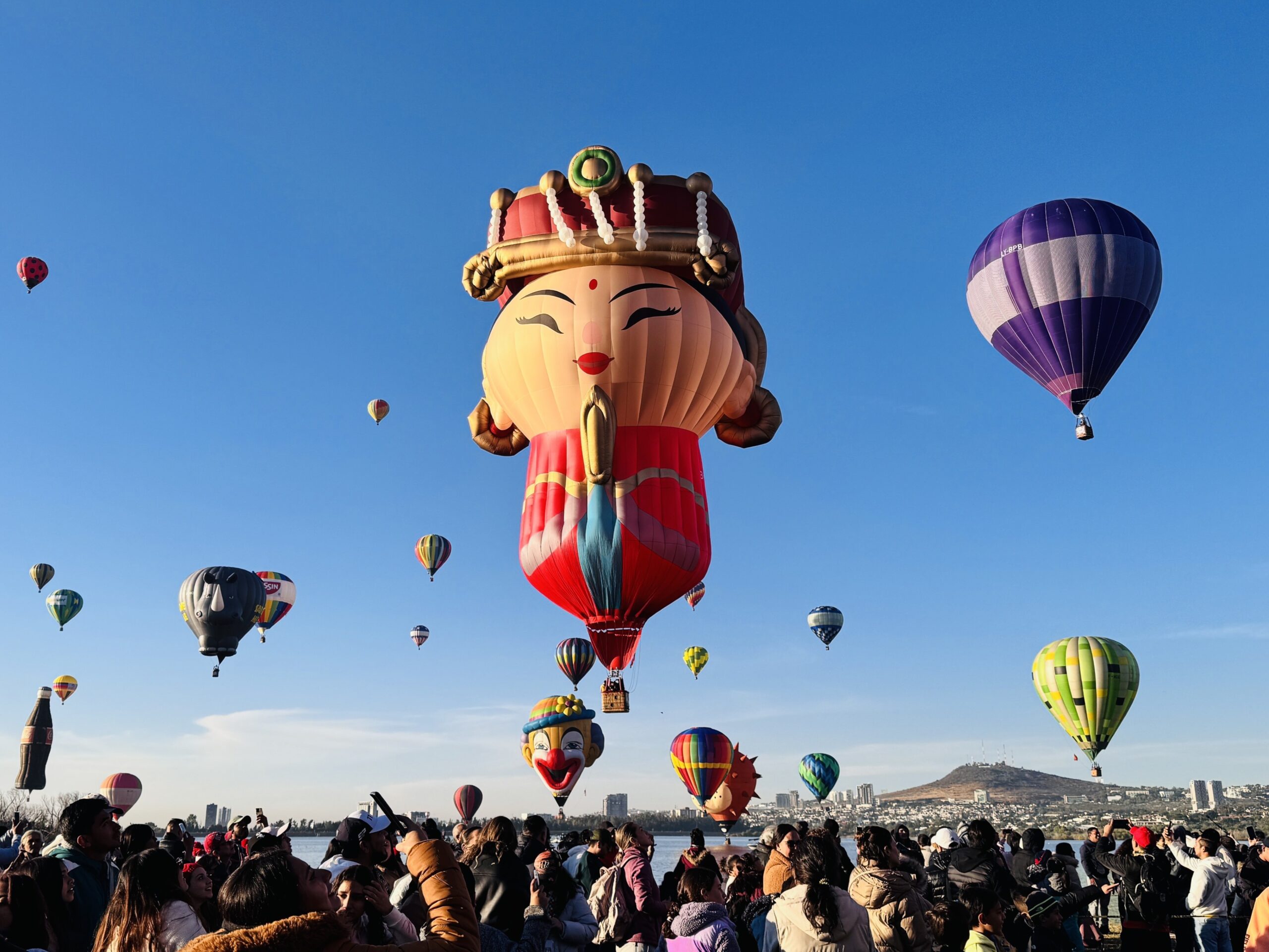 台中石岡熱氣球嘉年華   地空「雙媽會」連三天祈福