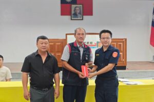 甘瑞能巡官榮退 山警搜救尋獲罹難者 警友會頒獎慰勞玉里警辛勞 26 %E4%BA%8C 41