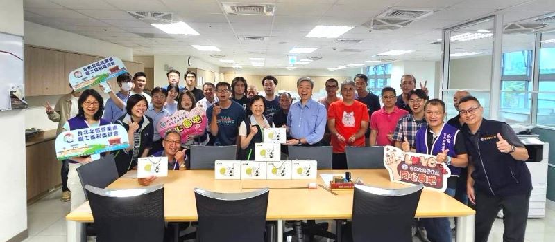 迎台電80周年慶父親節 北北區處送暖感謝同仁堅守崗位 15 《圖說》處長許一女向各單位同仁致意,感謝大家一年來的付出二。〈北北區處提供〉