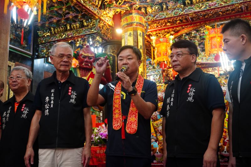 《圖說》板橋分局長彭正中表示，推出「警政乖乖」，透過地方信仰與警政力量結合，傳遞「平安」心意，也為犯罪預防宣導增添趣味。〈板橋分局提供〉