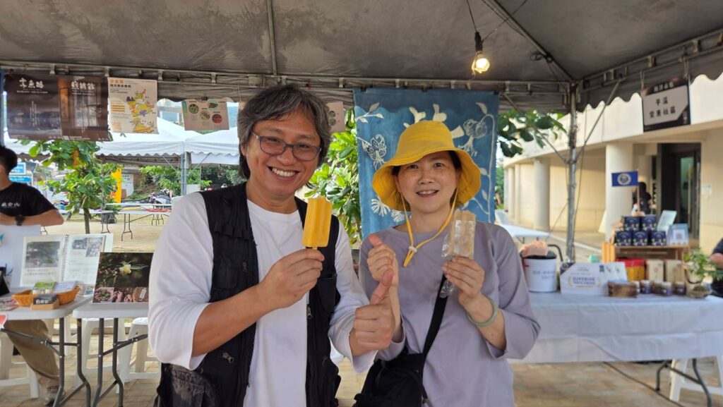 新北農村好物齊聚海洋市集! 2026北海潮與火熱鬧登場 18 %E6%B0%91%E7%9C%BE%E5%93%81%E5%98%97%E6%B7%A1%E6%B0%B4%E5%BF%A0%E5%AF%AE%E7%A4%BE%E5%8D%80%E5%8D%97%E7%93%9C%E5%86%B0%E6%A3%92