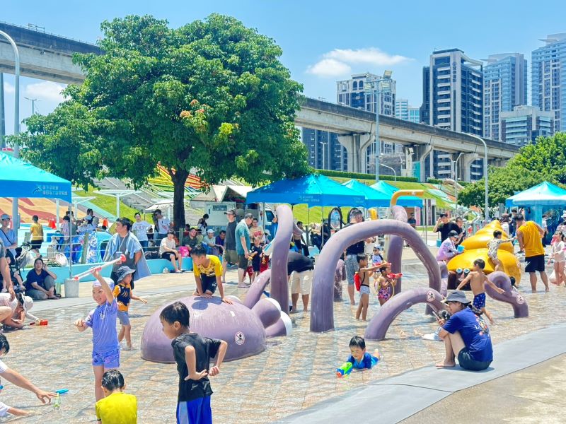 夏日玩水倒數把握機會! 新北5處戲水池10月休園 18 《圖說》海世界水樂園每年都吸引大批民眾玩水。〈水利局提供〉