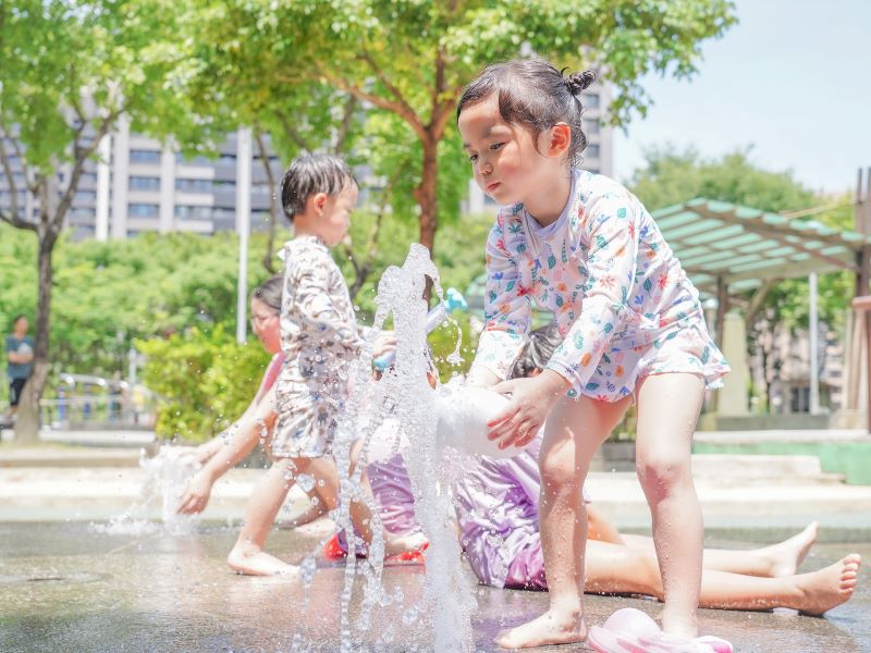 夏日玩水倒數把握機會! 新北5處戲水池10月休園 16 《圖說》玩水倒數!新北5處超人氣戲水池10月1日起休園。〈水利局提供〉