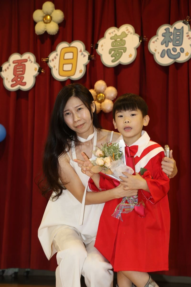 《圖說》三峽日托中心廷威的媽媽感謝老師在他們最迷惘時給予的支持。〈社會局提供〉