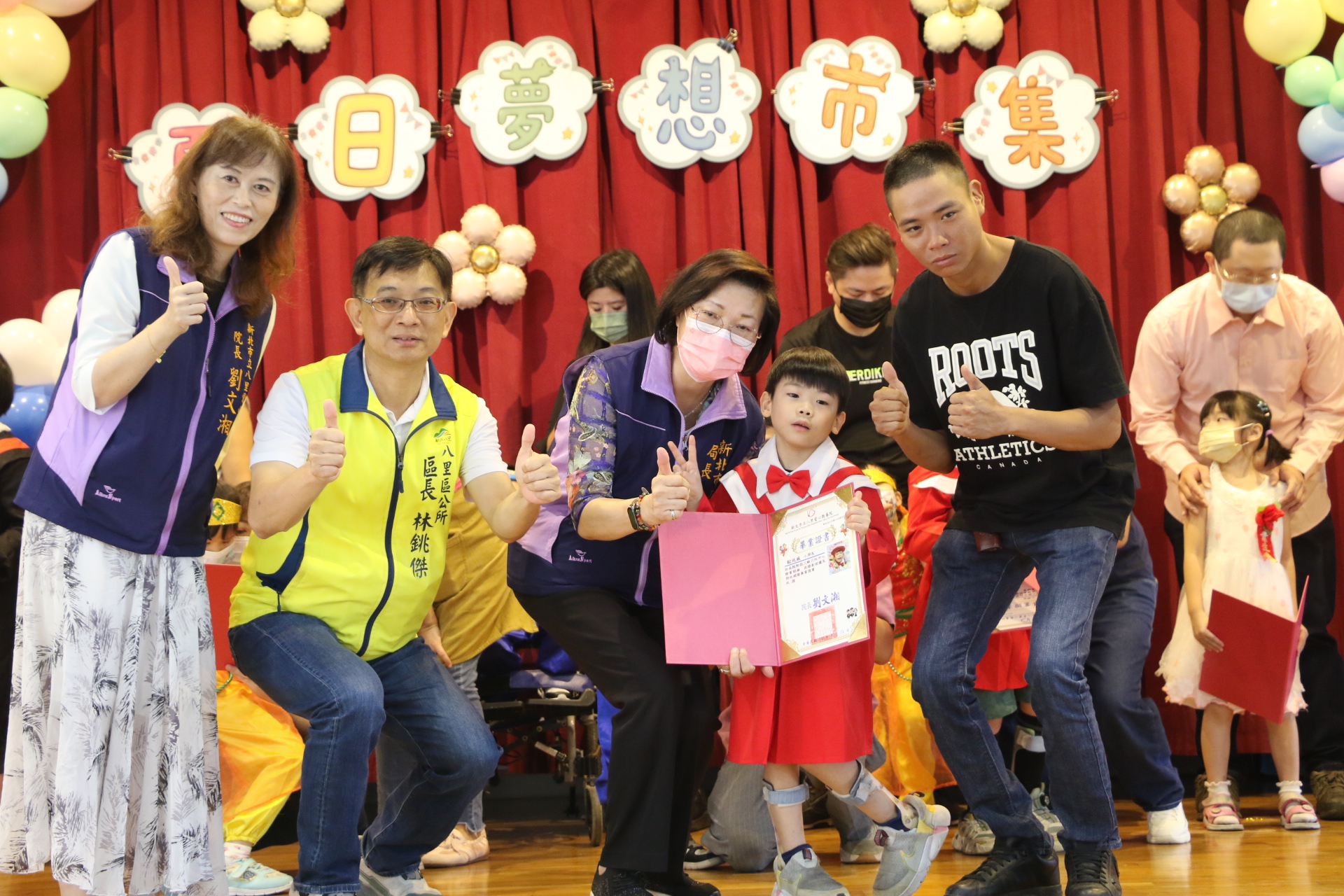 八里愛心教養院附設日托中心畢結業 李美珍：祝福每位未來道路都有陽光