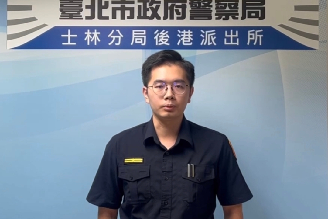蛇行見警狂飆闖紅燈又逆向  士林警追捕逮毒駕男