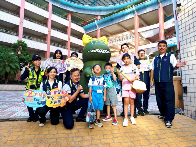 開學日護童勤務升級   新北警力進駐校園周邊守學童平安
