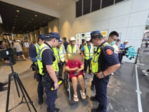 城鎮韌性 防空 演習圓滿結束 民眾身體突發不適基警即刻協助 10 1786673304043
