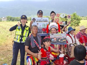 部落豐年祭熱鬧登場 新城警加強酒駕防制及反詐宣導 8 1786786041424