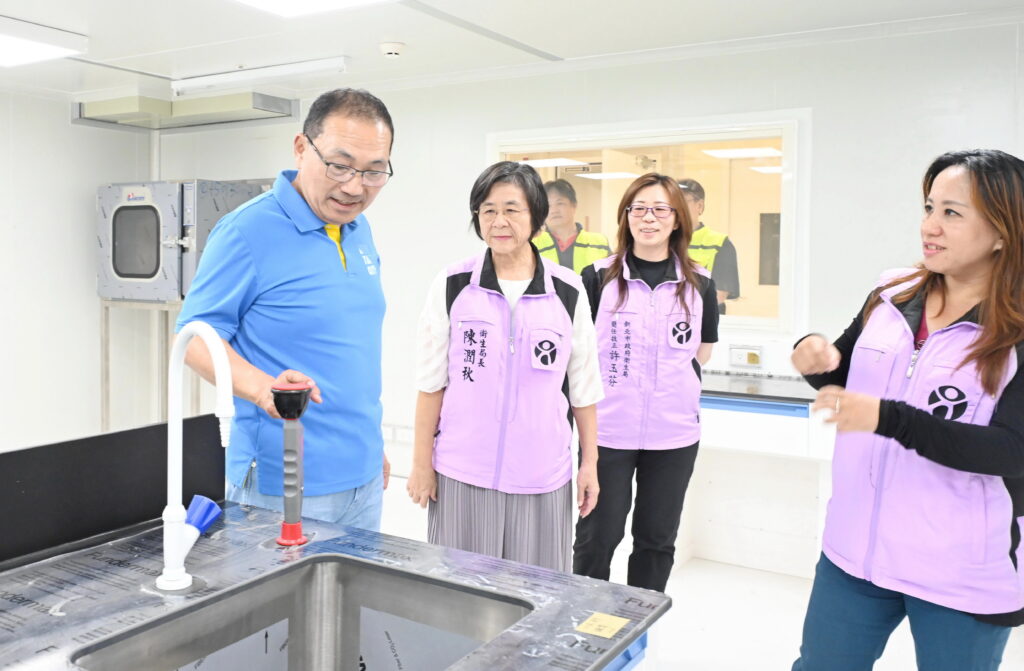 科學把關食安 新北斥資1億2千萬打造重陽實驗室 侯友宜前往視察工程進度 22 ABC 2418