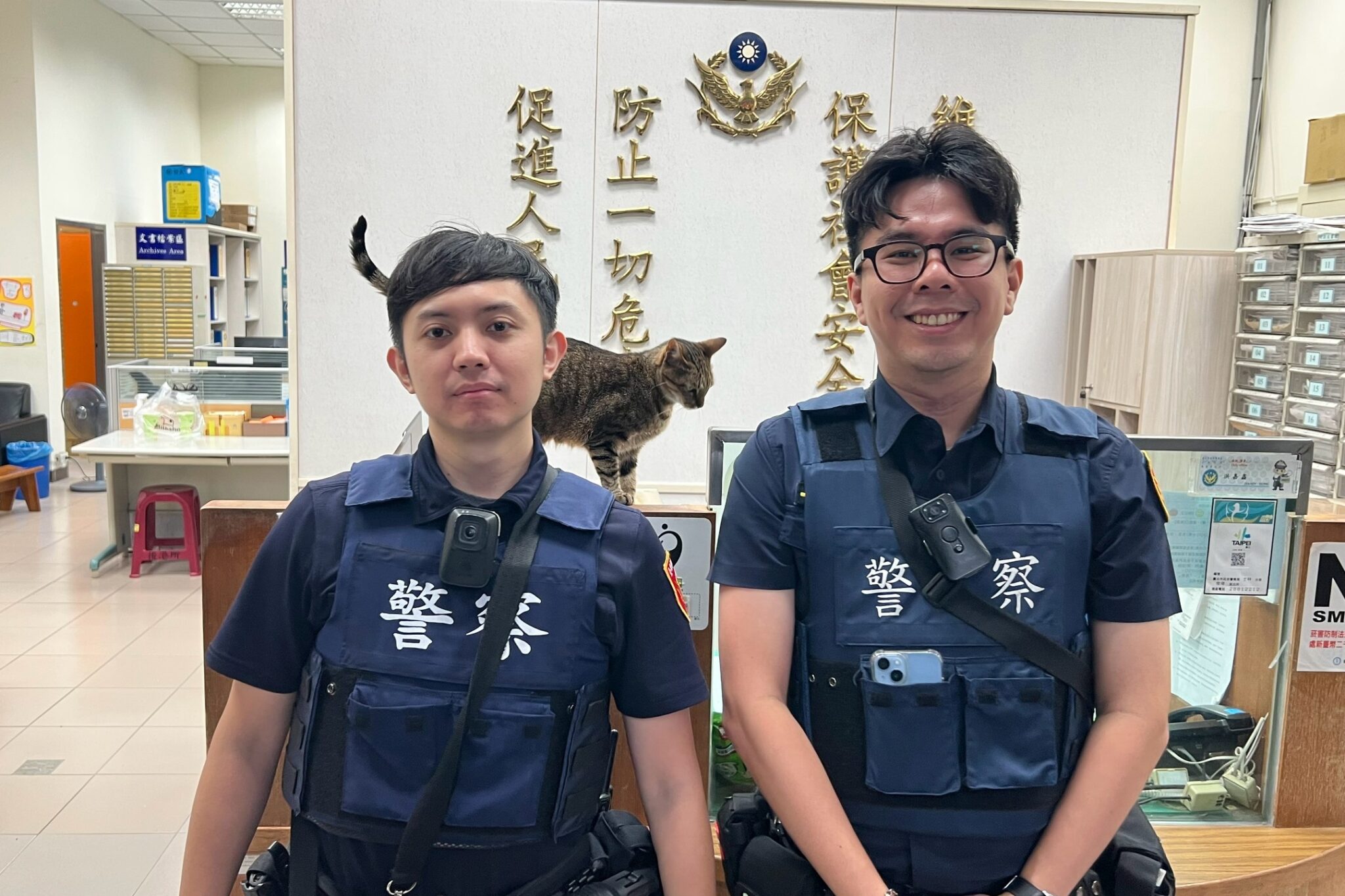 九旬嬤著單薄衣物寒風中迷途  士林警  視如己親  溫柔牽手護送返家