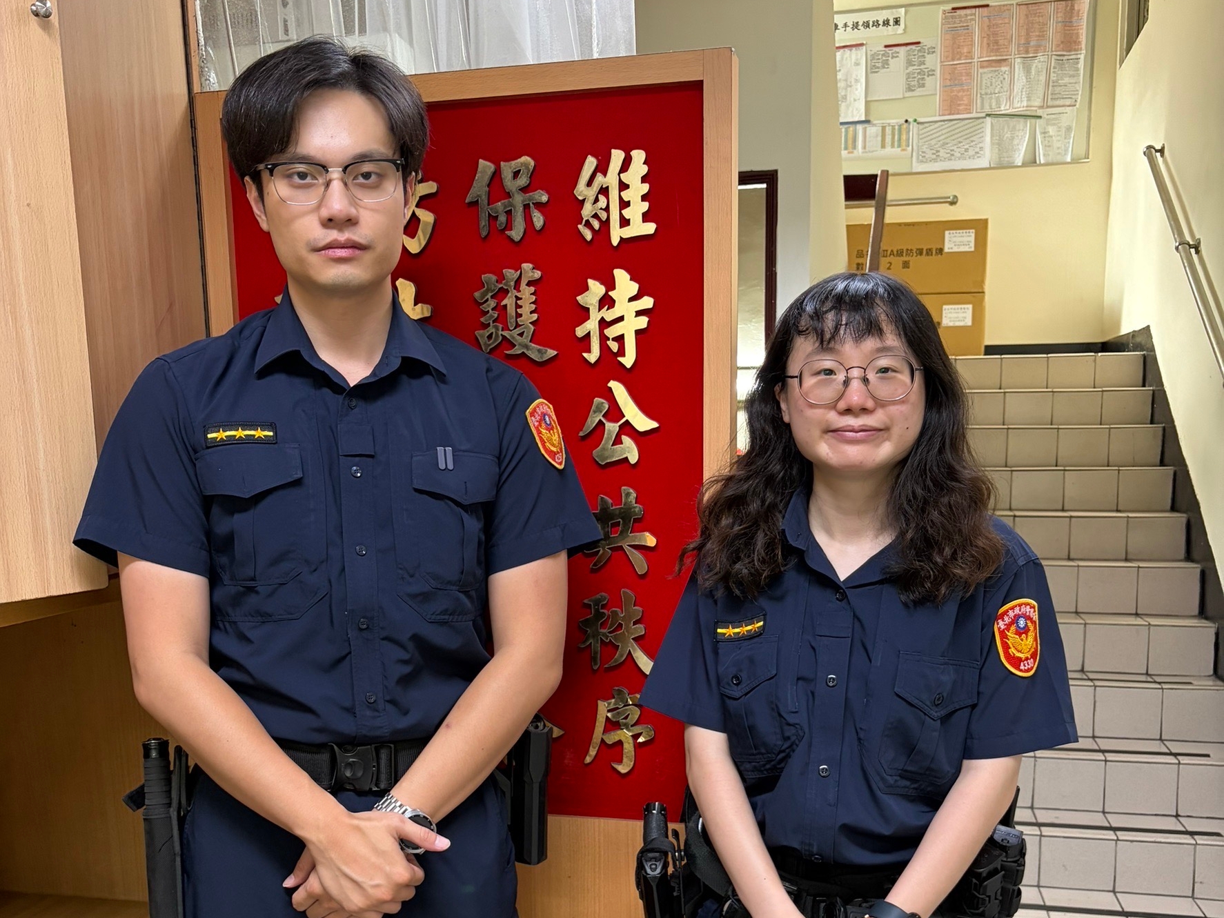 霸氣出擊  大安暖警街頭上演  公主抱  助行動不便長者平安返家