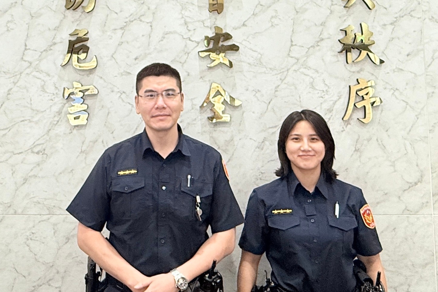 老婦市場迷途徬徨  暖警一路陪伴返家