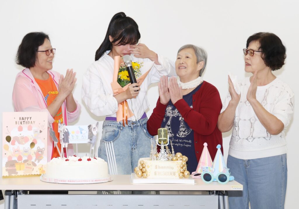 林芯儀化身公益大使長輩驚喜為林芯儀慶生 讓她落淚:發願替長輩圓夢 18 S 210305663