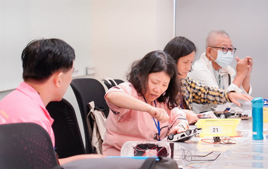 舊玩具不用丟掉玩具醫生巧手修復 玩具共享論壇新北玩具銀行10年近60萬件玩具重獲新生 26 S 225247372