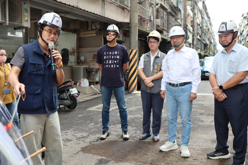 侯友宜視察鶯歌基層建設 打通道路更順暢人行環境升級「201314」路燈下添浪漫 5 S 25288712