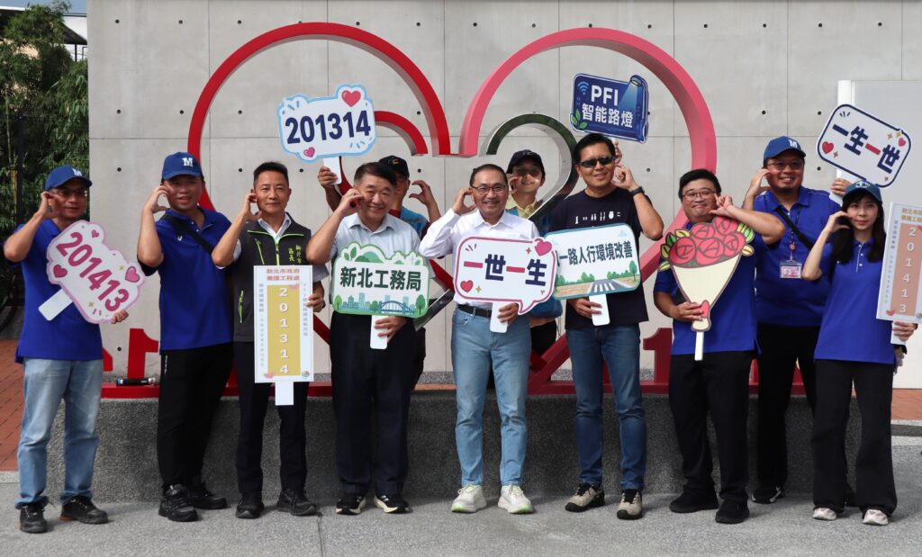 侯友宜視察鶯歌基層建設 打通道路更順暢人行環境升級「201314」路燈下添浪漫 8 S 25288724