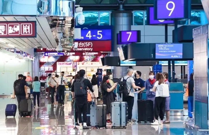 李奇嶽:桃機航警科技執法不應只會計時開罰 先把接機配套做好 22 line oa chat 260801 093217