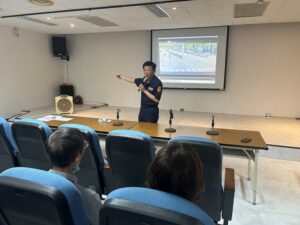 台電員工交安研習 交警應邀宣導交安 5 %E4%BA%8C 13