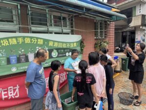 基警深入誠仁社區宣導防詐 清涼打水球不忘提升識詐力 6 %E4%BA%8C 39