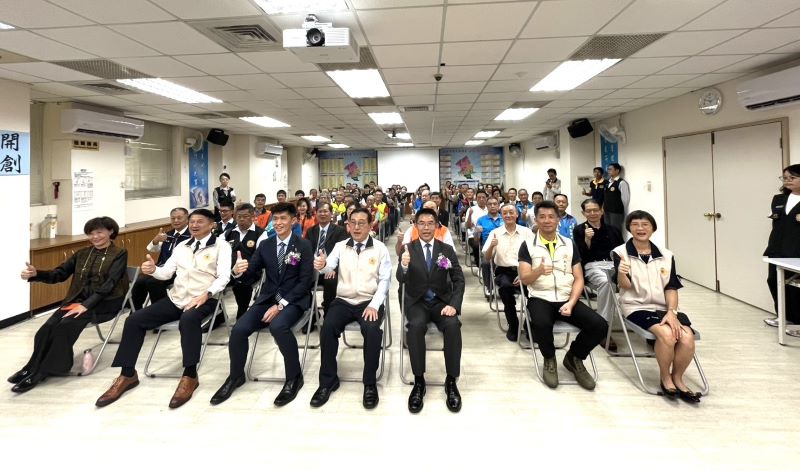陳舜如接任北市榮服處 傅正誠勉承先啟後、深化有感服務 21 《圖說》臺北市榮民服務處新任處長布達交接典禮合影。〈臺北市榮服處提供〉