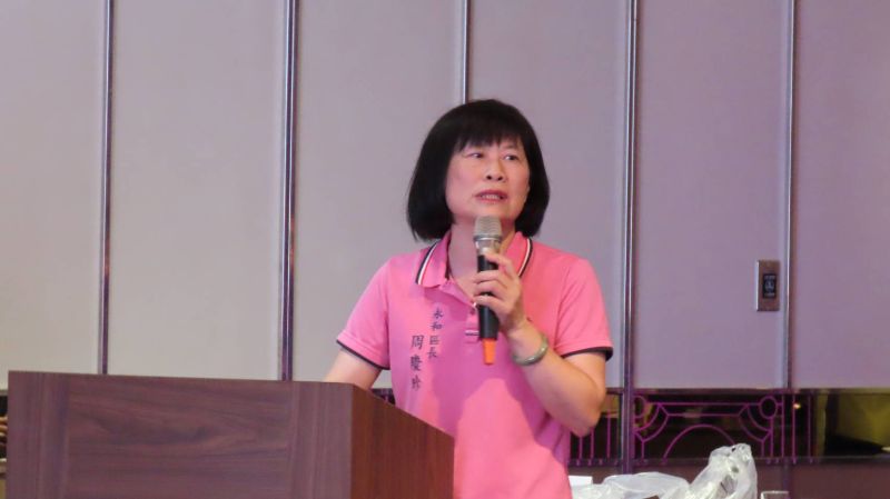 侯友宜走訪永和督導建設 永平國小操場啟用、川端橋打造雙北藝文新廊帶 7 《圖說》永和區長周慶珍里政報告。〈民政局提供〉
