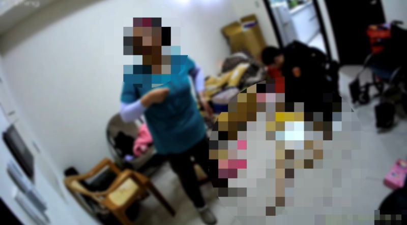 74歲婦噎食昏迷 海山警民接力CPR黃金時間救命奏效 18 《圖說》警、民與救護人員分工合作,爭取每一分救命時間救人。〈海山分局提供〉